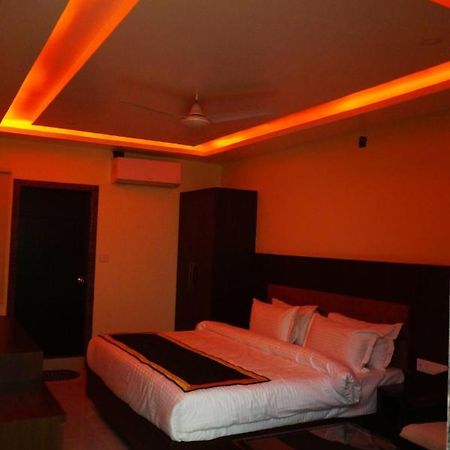 Hotel Shivoy Grand Varanasi Exterior photo