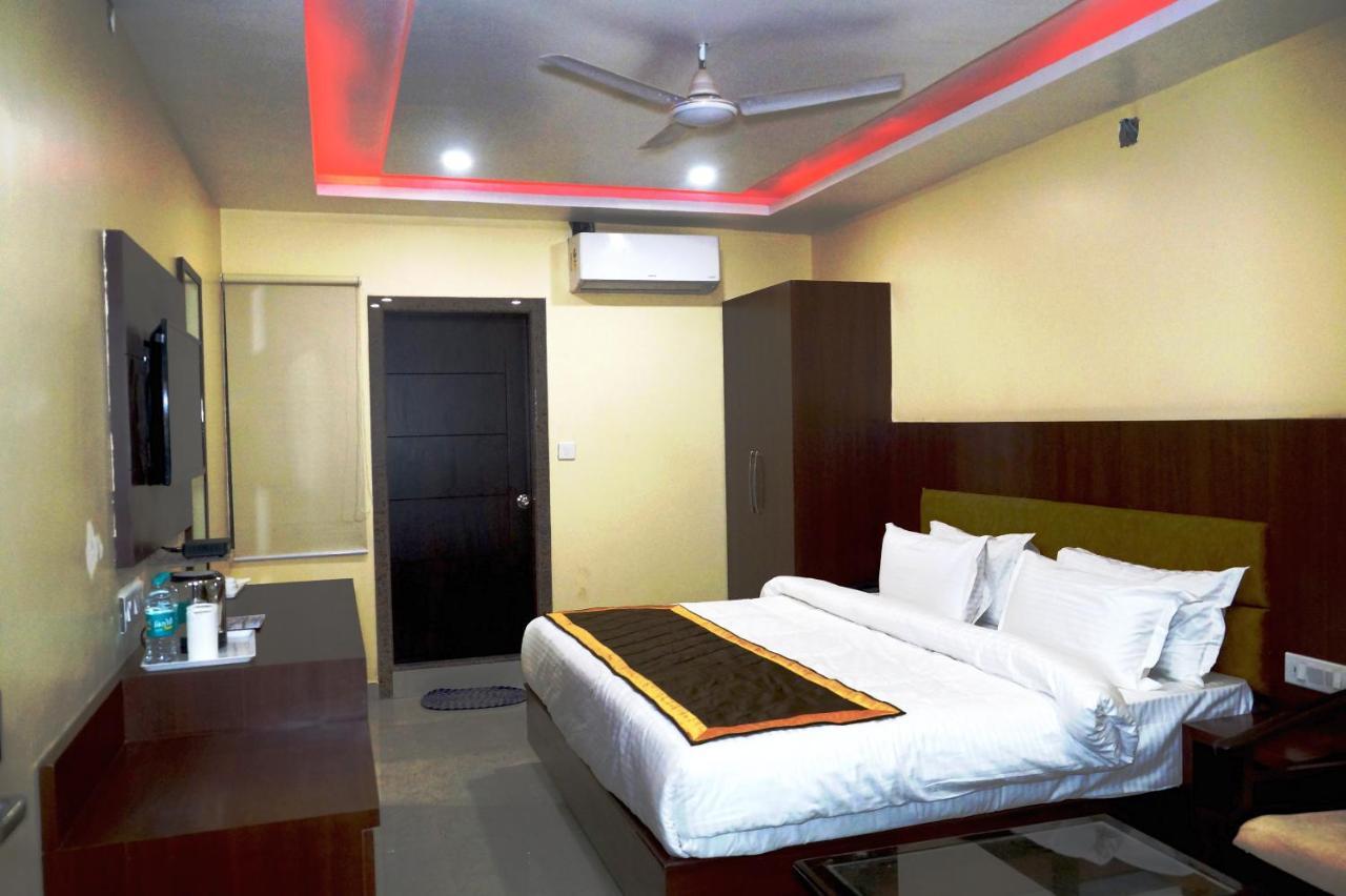 Hotel Shivoy Grand Varanasi Exterior photo